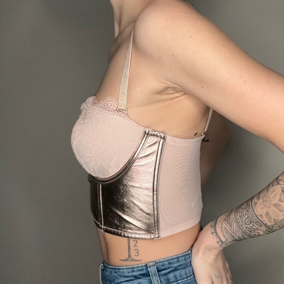 Victoria’s Secret Corset - Picture 2 of 4